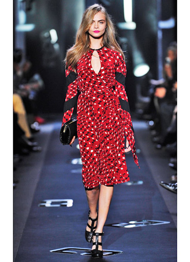 fass-dvf-fall-2013-runway-30-v.jpg