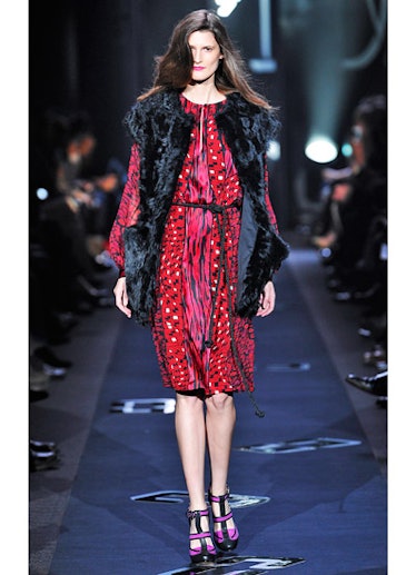 fass-dvf-fall-2013-runway-31-v.jpg