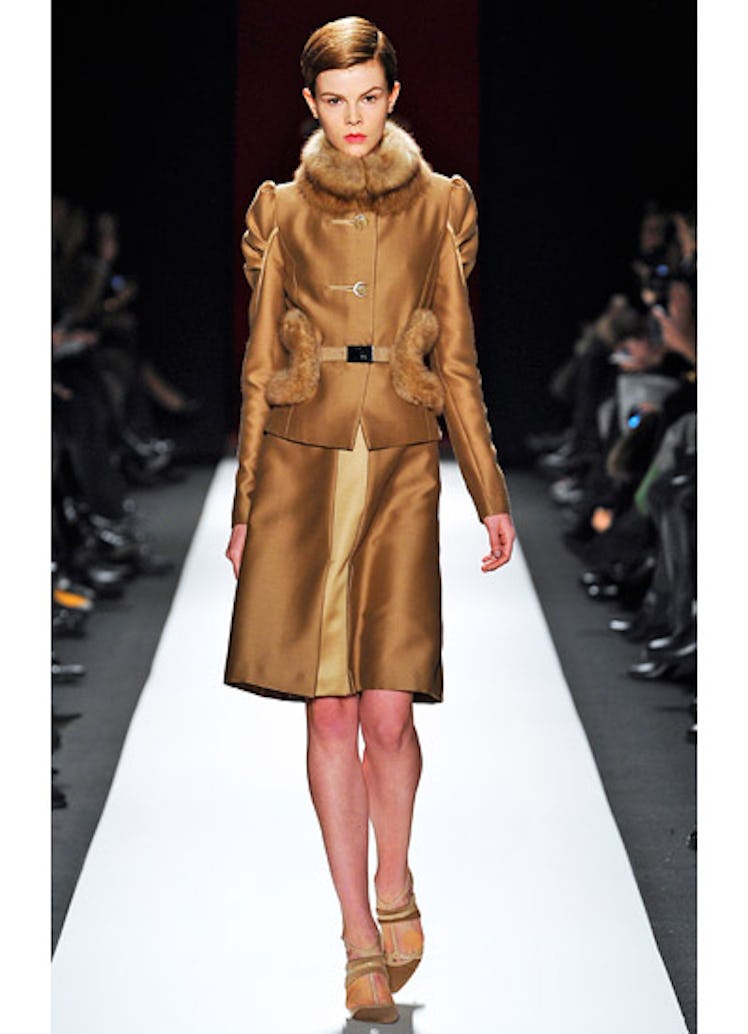 fass-carolina-herrera-fall-2013-runway-04-v.jpg