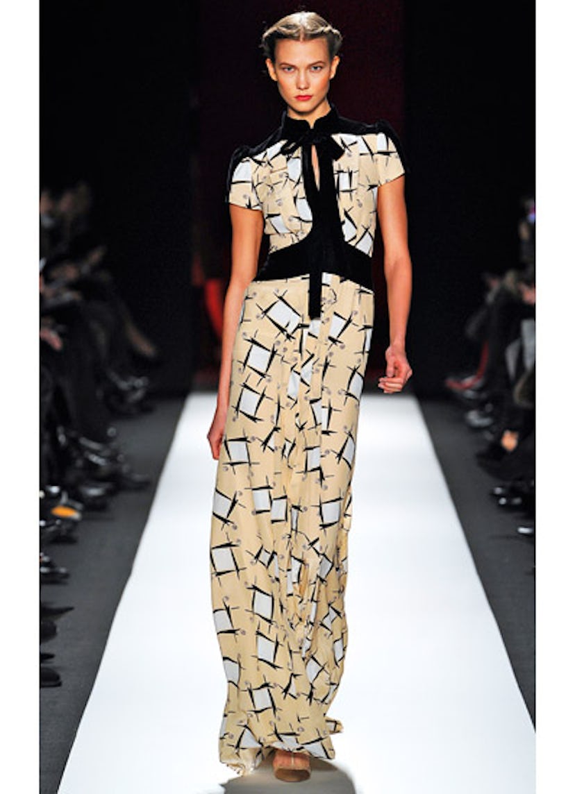 fass-carolina-herrera-fall-2013-runway-01-v.jpg