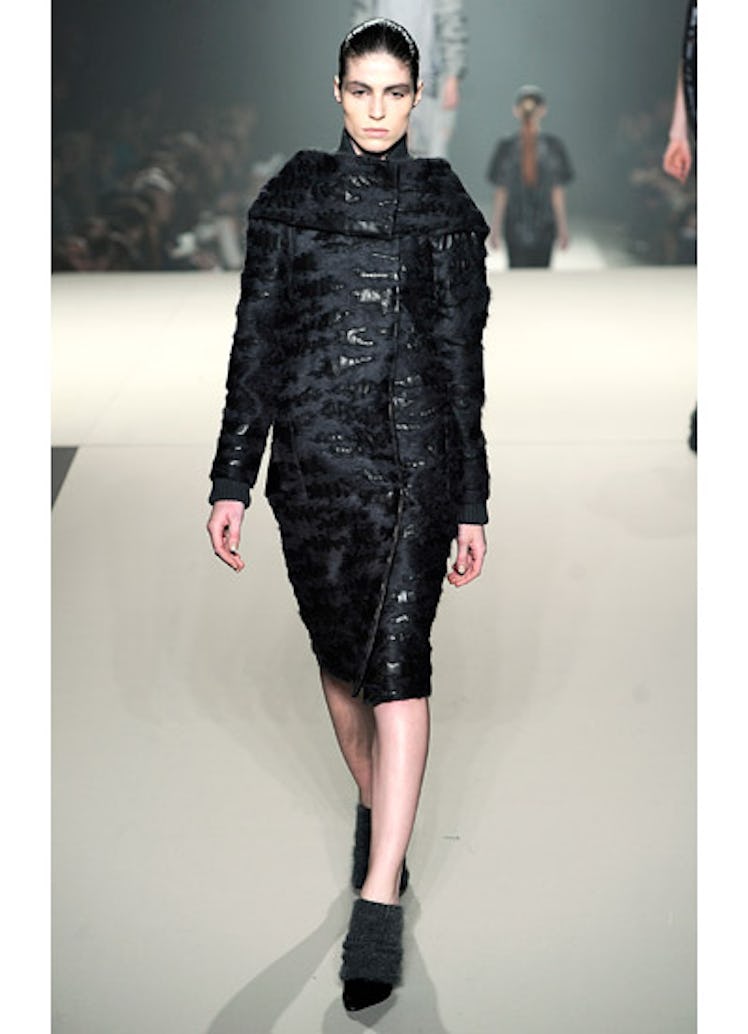 fass-alexander-wang-fall-2013-runway-23-v.jpg