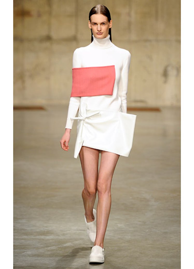 fass-jw-anderson-fall-2013-runway-09-v.jpg