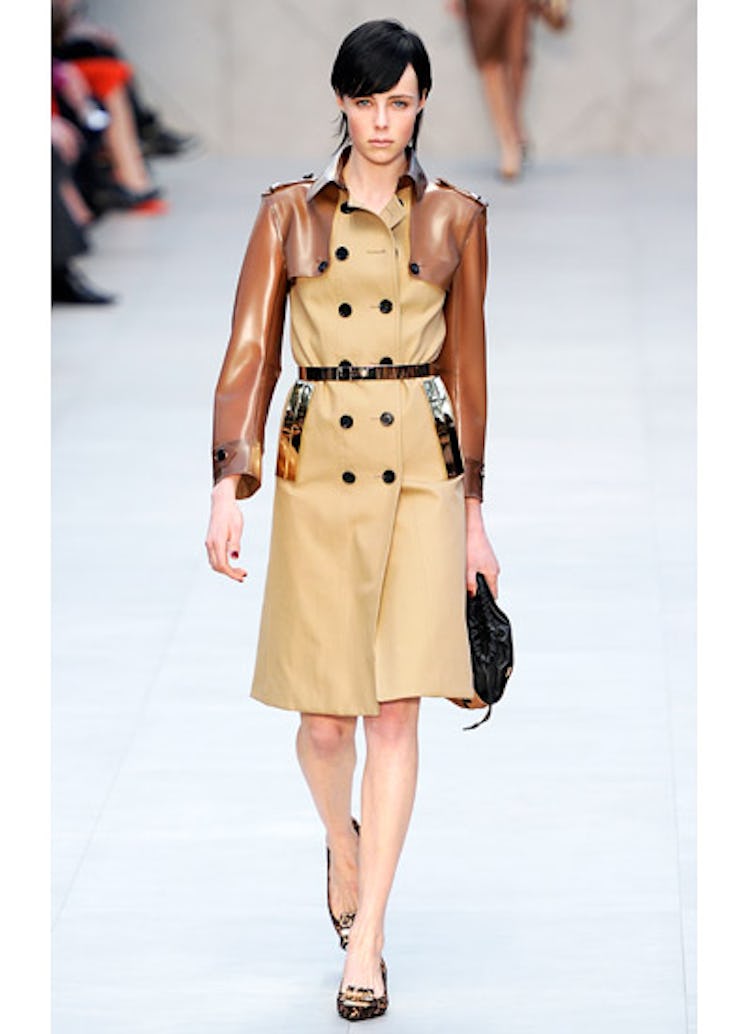 fass-burberry-prorsum-fall-2013-runway-01-v.jpg