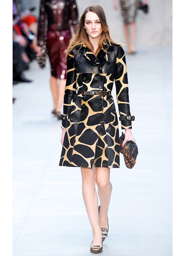 fass-burberry-prorsum-fall-2013-runway-11-v.jpg