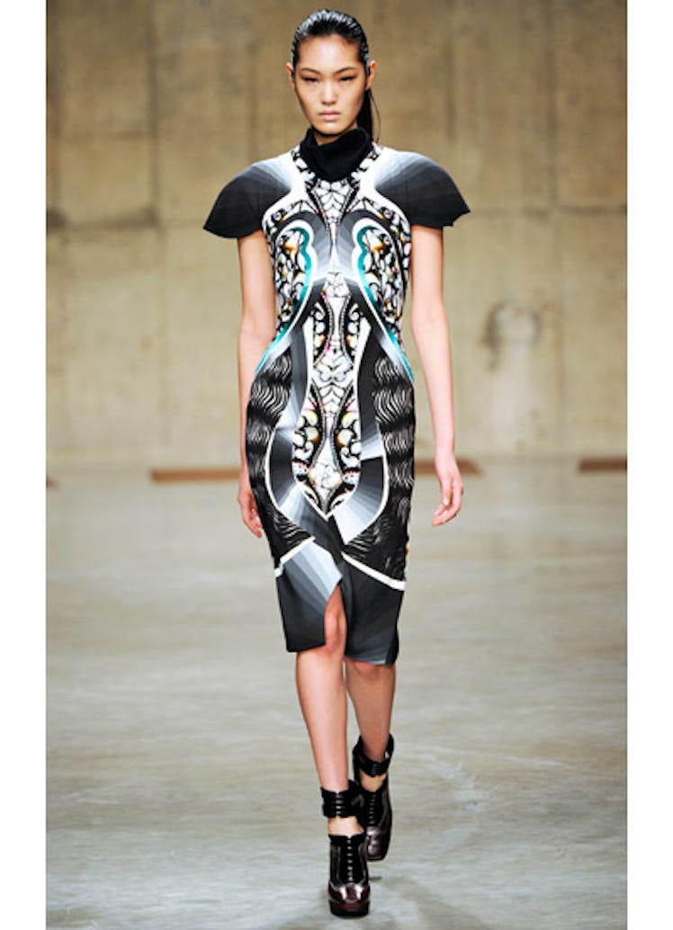 fass-peter-pilotto-fall-2013-runway-24-v.jpg