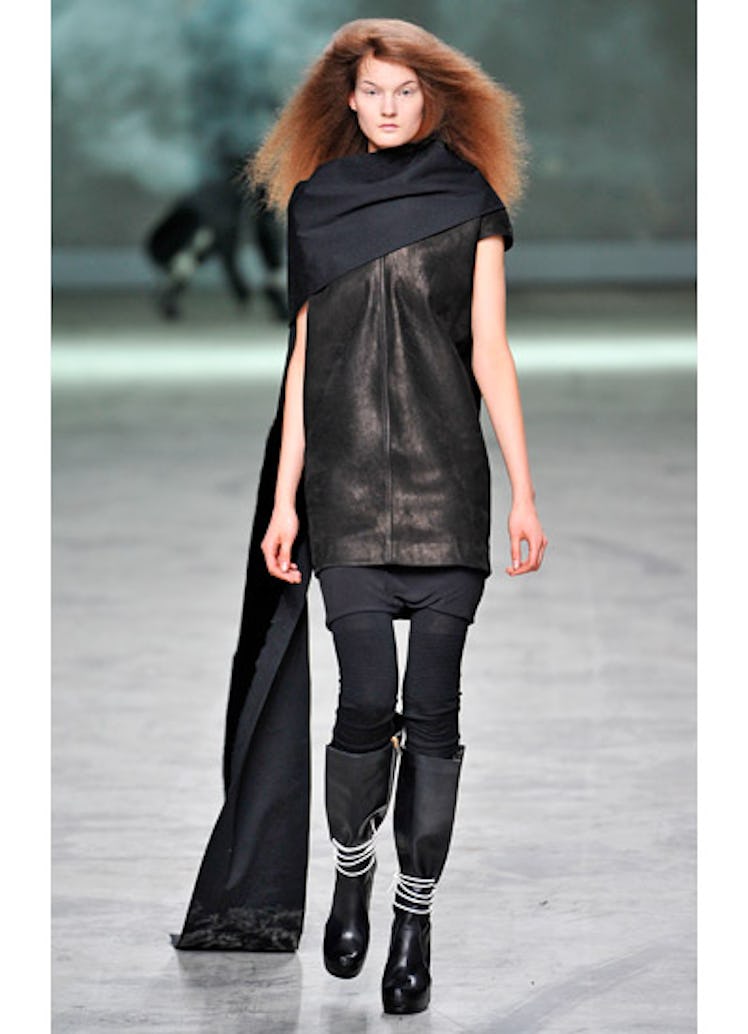 fass-rick-owens_fall-2013-runway-04-v.jpg