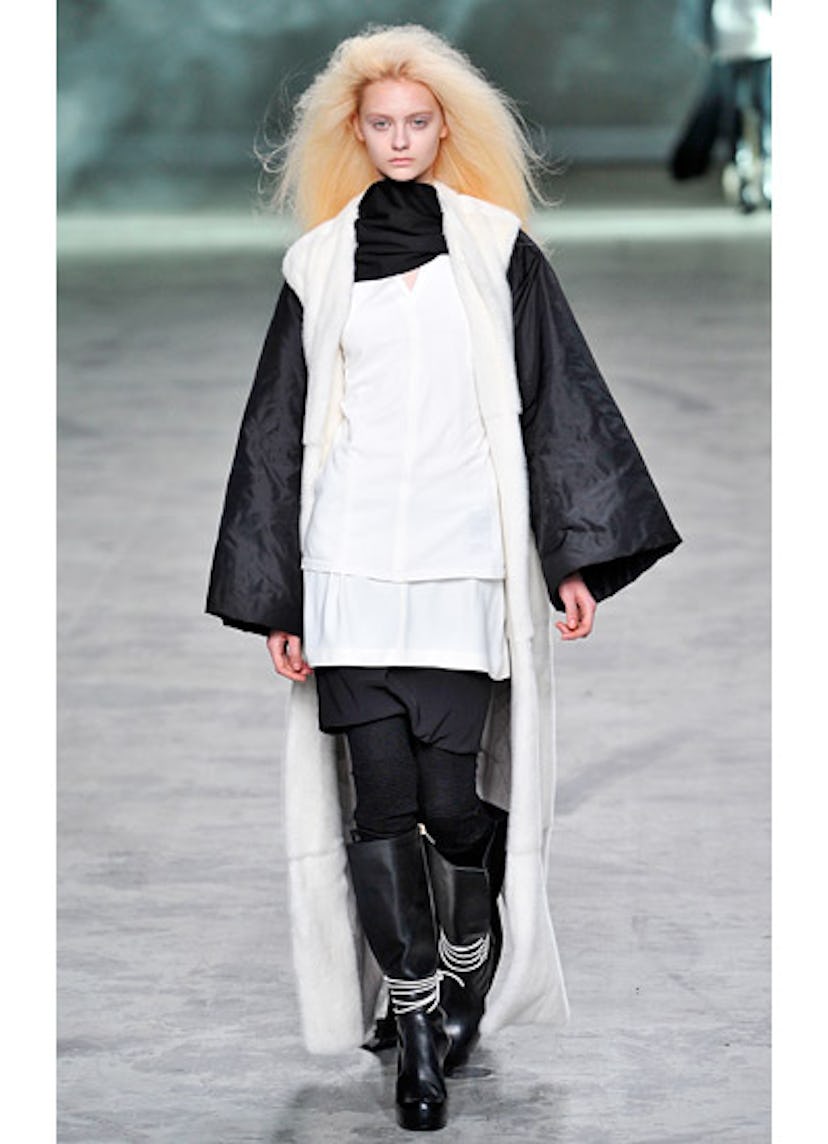 fass-rick-owens_fall-2013-runway-01-v.jpg