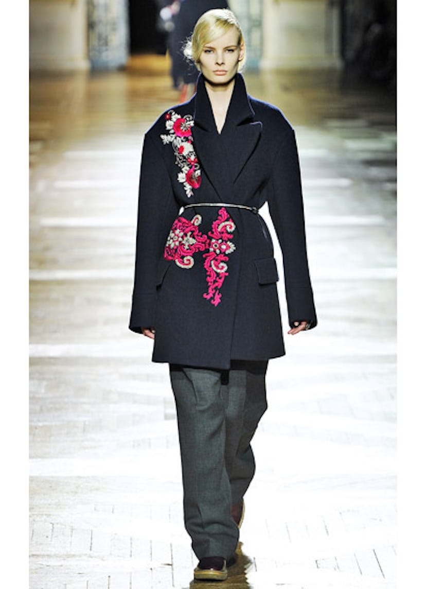 fass-dvn-fall-2013-runway-01-v.jpg
