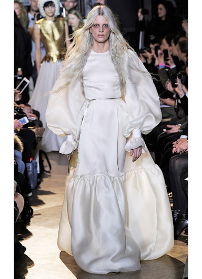 fass-giles-fall-2013-runway-01-v.jpg