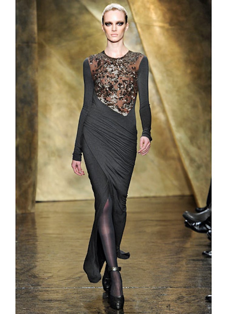 fass-donna-karan-fall-2013-runway-38-v.jpg