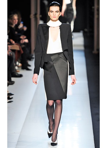 fass-roland-mouret-fall-2013-runway-35-v.jpg