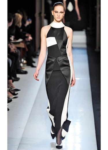 fass-roland-mouret-fall-2013-runway-36-v.jpg