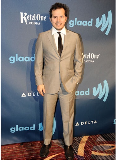 pass-glaad-awards-2013-08-v.jpg