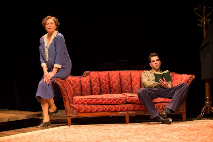 zachary-quinto-the-glass-menagerie-stage-02