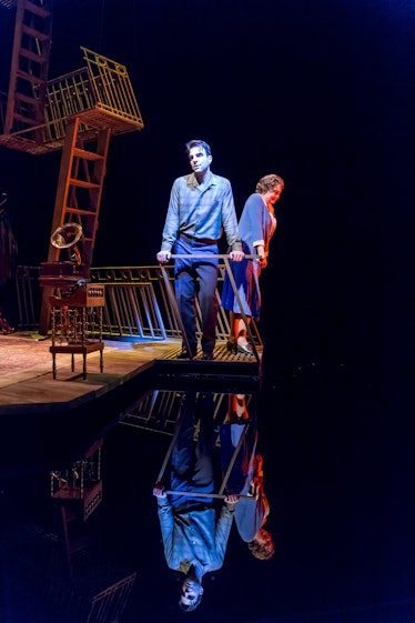 zachary-quinto-the-glass-menagerie-stage-03