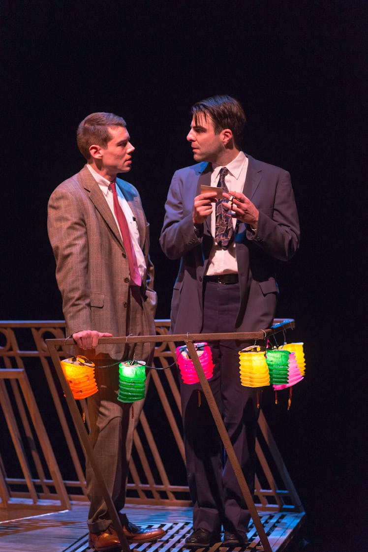 zachary-quinto-the-glass-menagerie-stage-05