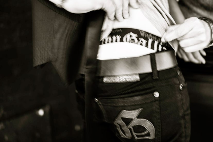 Gilles-Bensimon-Photographs-for-W-04