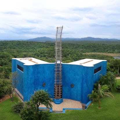 The library with the Careyes logo on the roof, at Tigre del Mar.