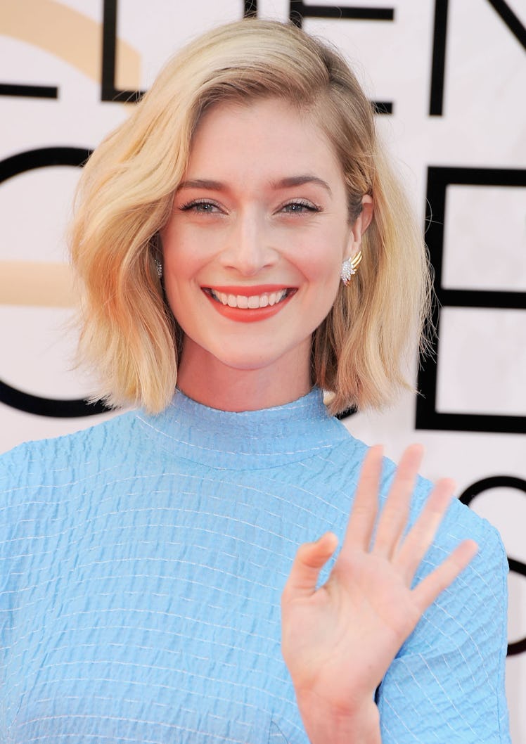 The “Masters of Sex” actress __Caitlin Fitzgerald__’s rough bob looked so pretty and her orange sher...