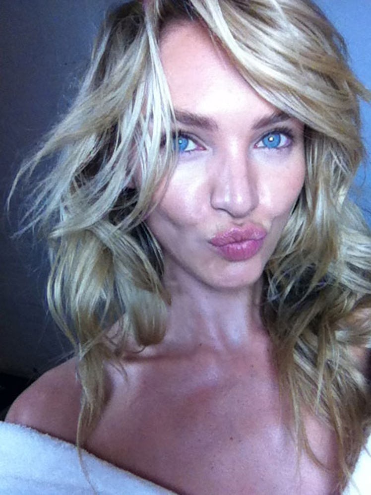 Candice Swanepoel selfie