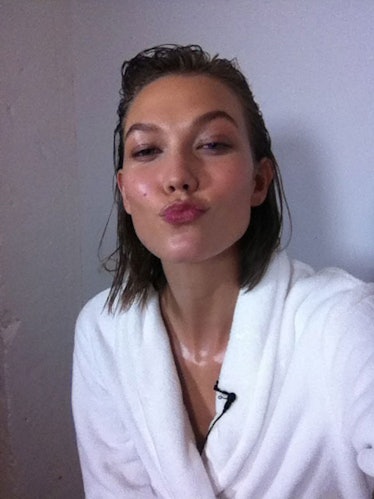 Karlie Kloss selfie