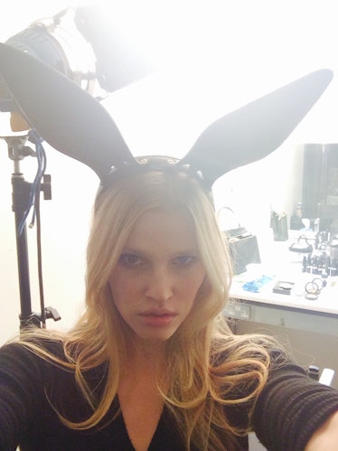 lara stone selfie