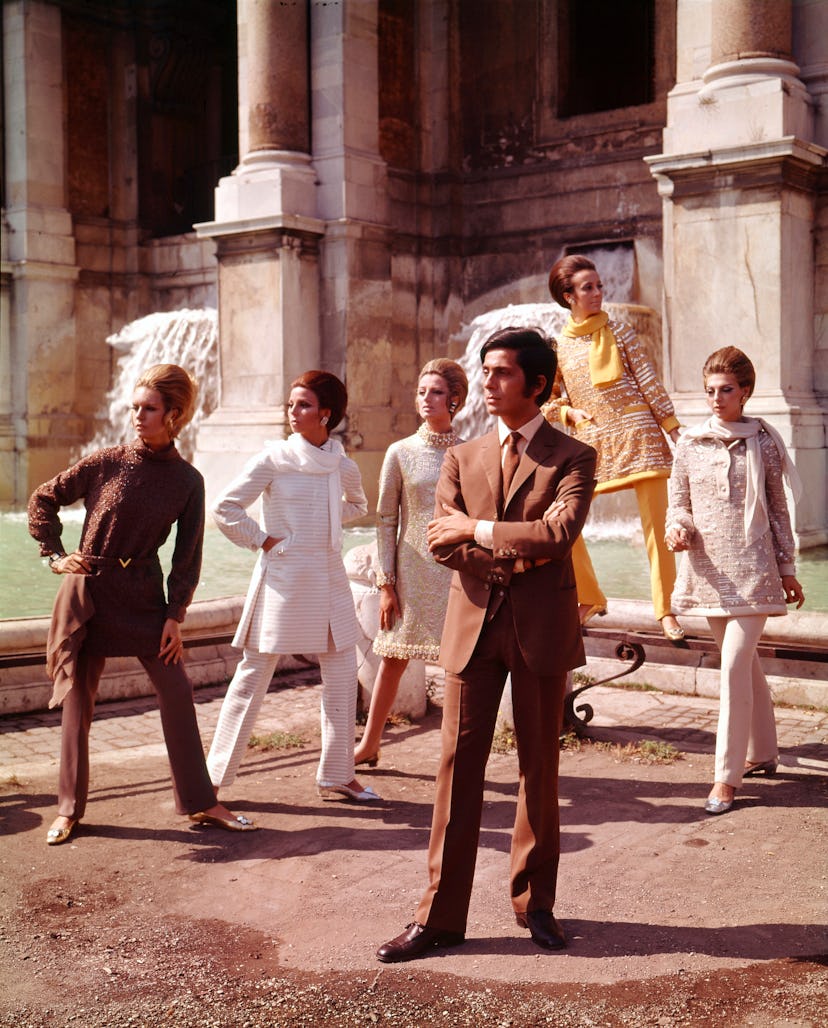 Valentino with models, 1967