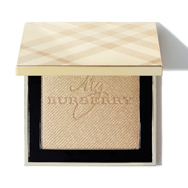 Burberry Gold Glow powder in Gold