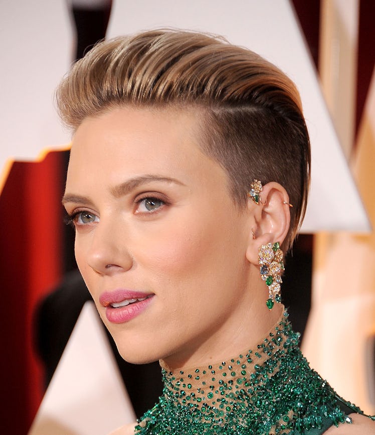 Scarlett Johansson in a Piaget ear cuff