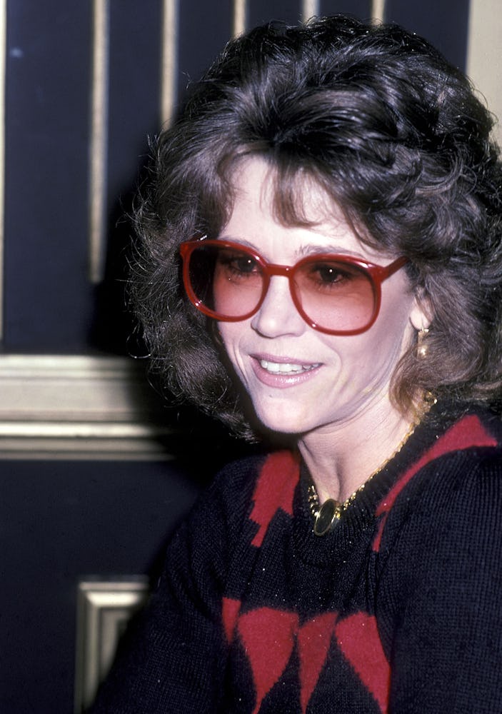Short and black-haired Jane Fonda in 1982