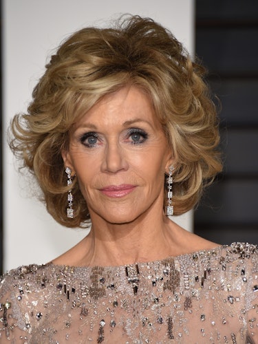 Jane Fonda with a short, curled hairstyle in 2015 at the Oscars