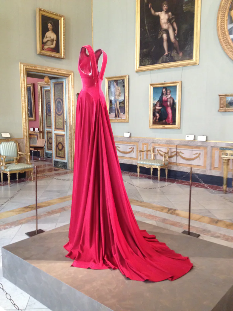 azzedine alaia pink dress Happy birthday to the one and only Azzedine Alaa #tb to one of his most iconic hooded pink dress in 1986, it was once worn by Grace Jones for the Fashion Oscar