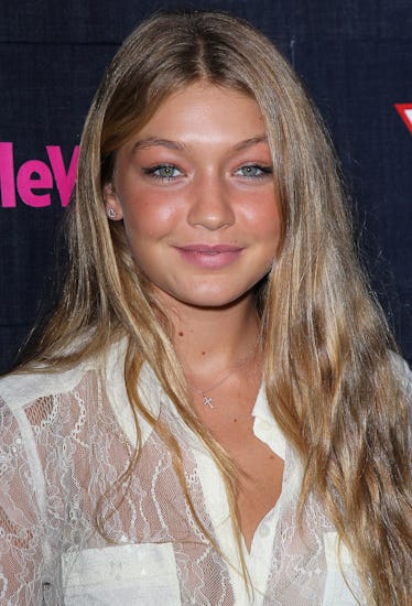 Gigi Hadid No Makeup 550x374 Gigi Hadid's Best Beauty Looks
