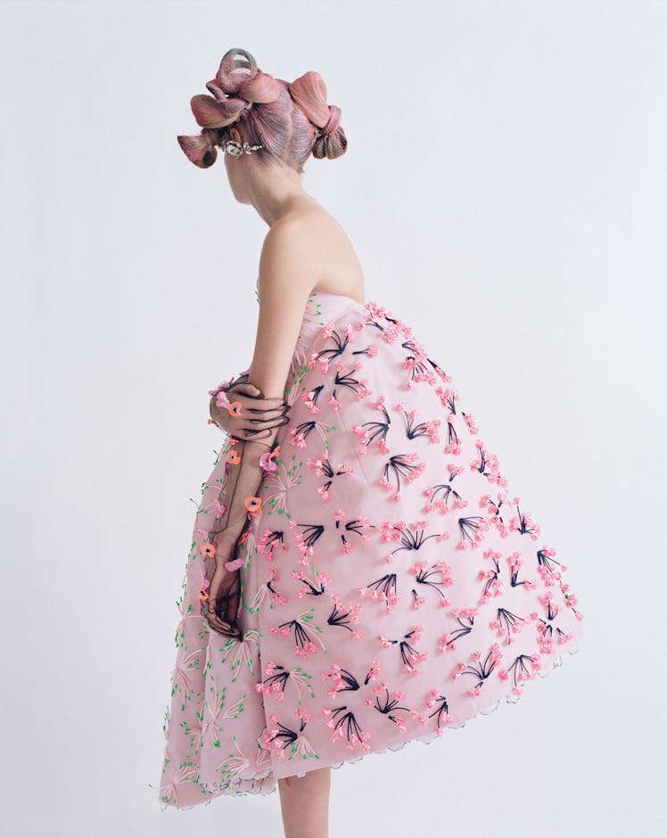 cara-delevingne-pink-hair-1542x1937