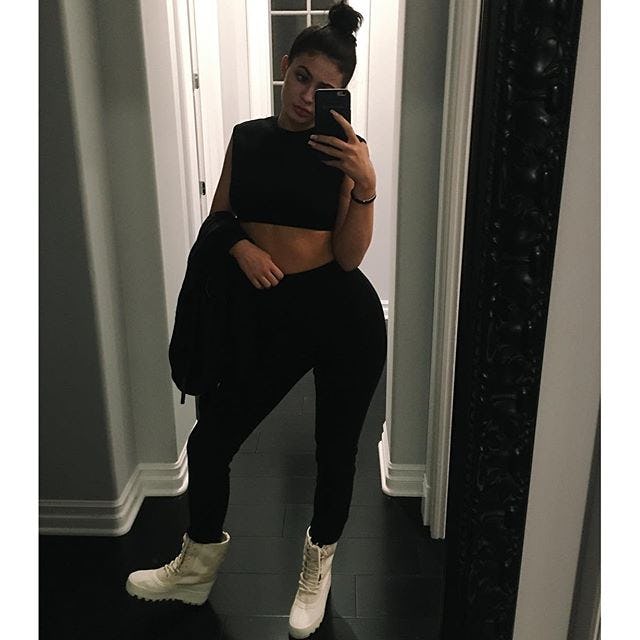 Kylie jenner outlet yeezy season 1