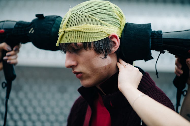 Le-21eme-Adam-Katz-Sinding-Backstage-Sacai-Paris-Mens-Fashion-Week-Fall-Winter-2016-2017_AKS2046