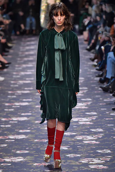 Viva la Velvet, the Most Popular Fabric of Fall 2016