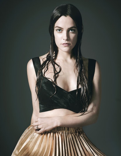 414px x 532px - Riley Keough Is Not Your Girlfriend, But She Can Pretend Convincingly