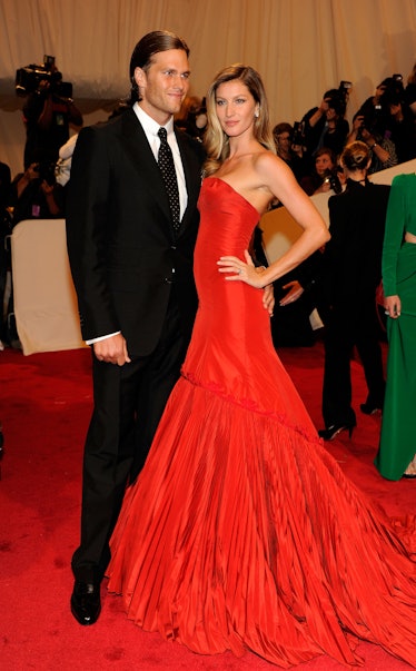 Mr and Mrs. Tom Brady at the met gala. 