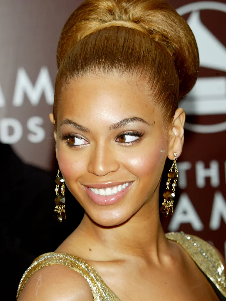 Beyoncé Just Got a Wavy Blonde Lob Haircut