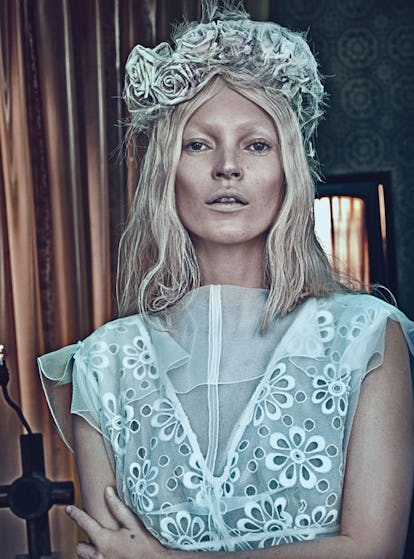 fass-kate-moss-cover-story-march-2012-08-l.jpg