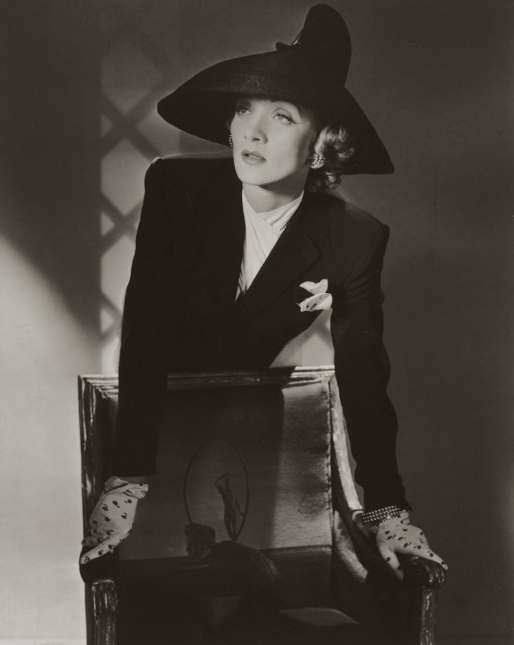 Marlene Dietrich, New York, 1942 --« Conde Nast, Horst Estate