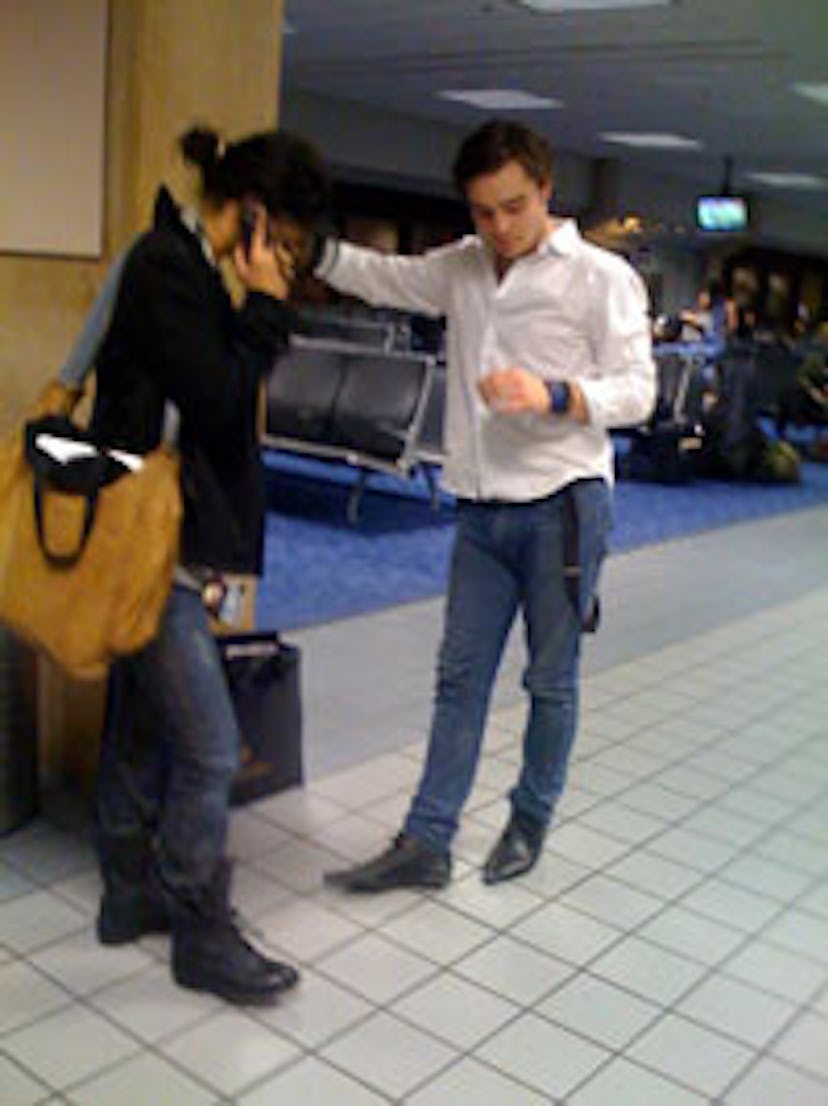 blog_Gossip_Airport-thumb-200x267.jpg