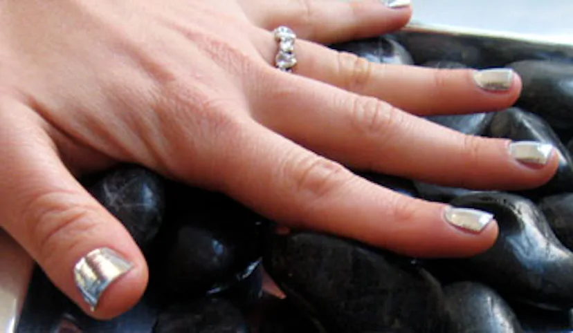 blog_silverNails2.jpg