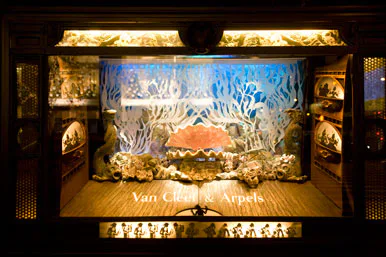 Van Cleef and Arpels' Windows Go on an Extraordinary Adventure