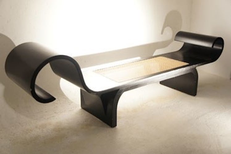 blog-A-chaise-by-Oscar-Niemeyer%2C-at-Artemobilia-gallery.jpg