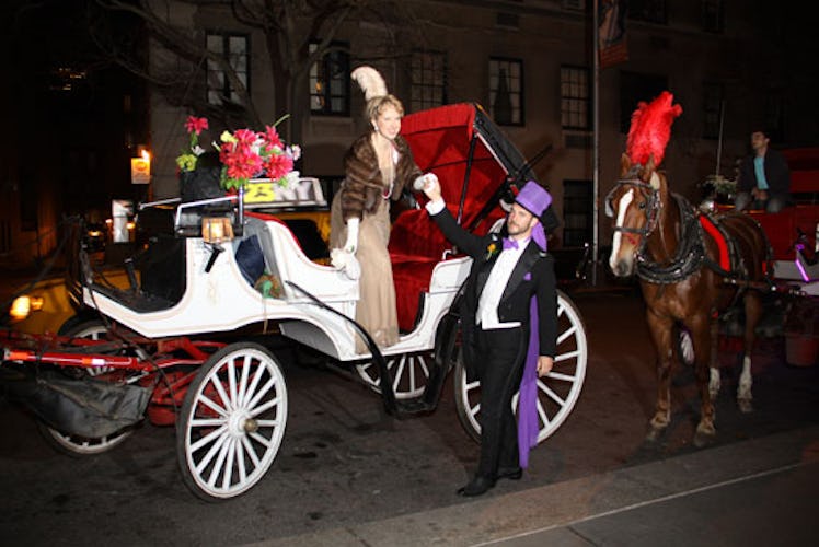 blog-frick-Steering-Committee-Member-Lucy-Jane-Lang-arrives-with-Cator-Sparks-by-horse-drawn-carriag...