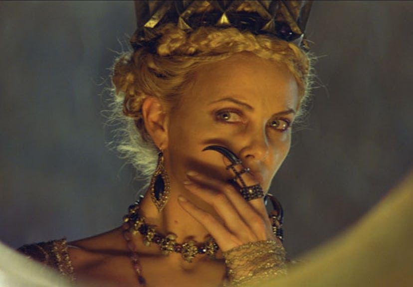 blog-charlize-theron-Solange-Azagury-Partridge-ring-01.jpg