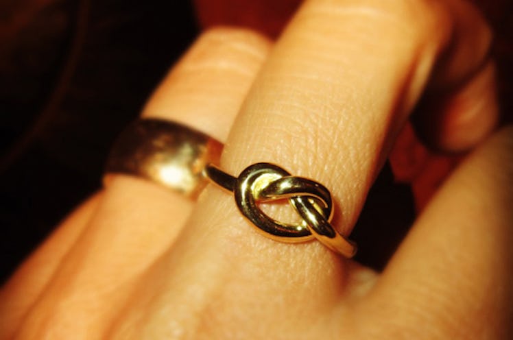 blog-jewelry-knot-rings-01.jpg