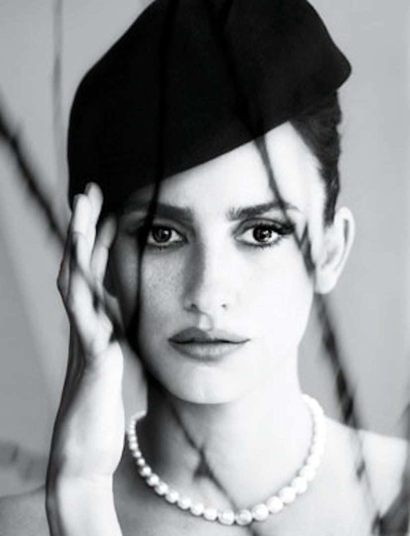 cear-penelope-cruz-cover-story-v.jpg